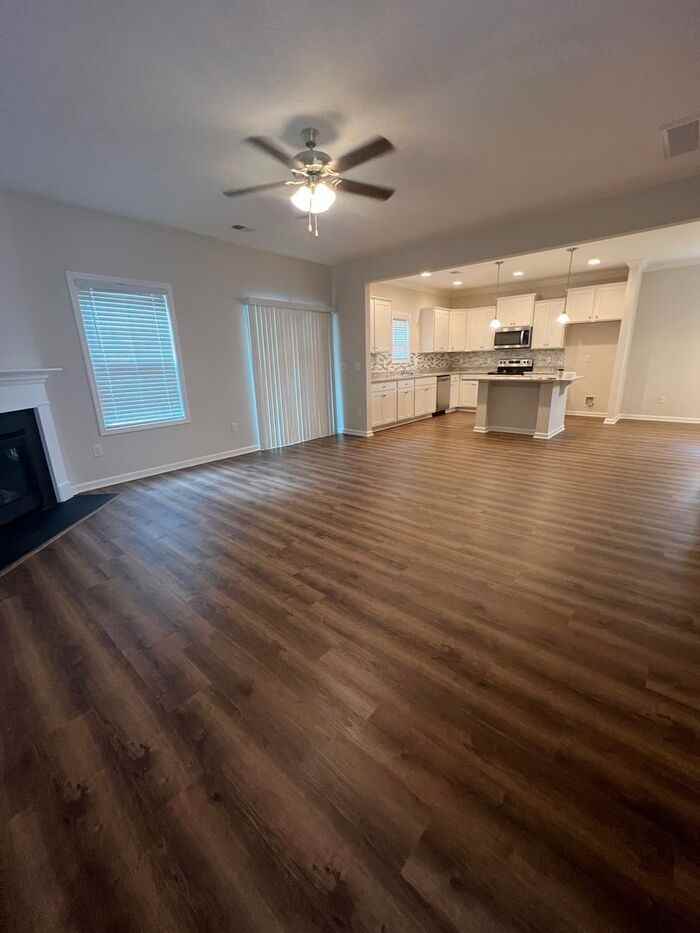 320 Alameda Ln - Photo 3 of 34