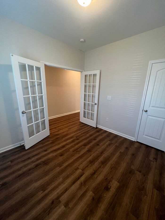 320 Alameda Ln - Photo 4 of 34