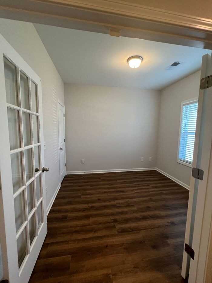 320 Alameda Ln - Photo 5 of 34