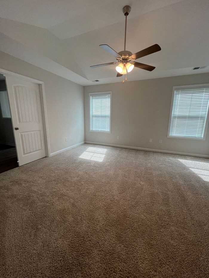 320 Alameda Ln - Photo 7 of 34