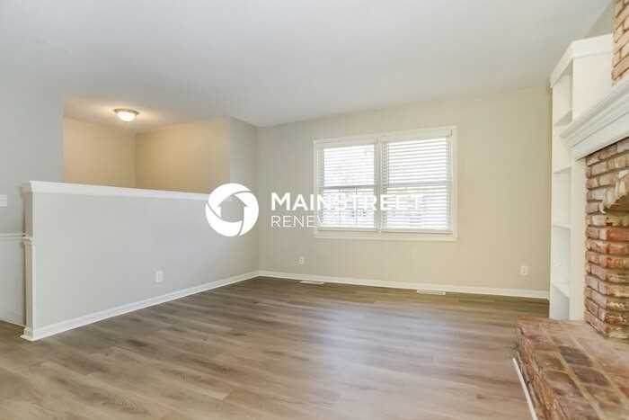 15915 W 152nd Cir - Photo 4 of 18