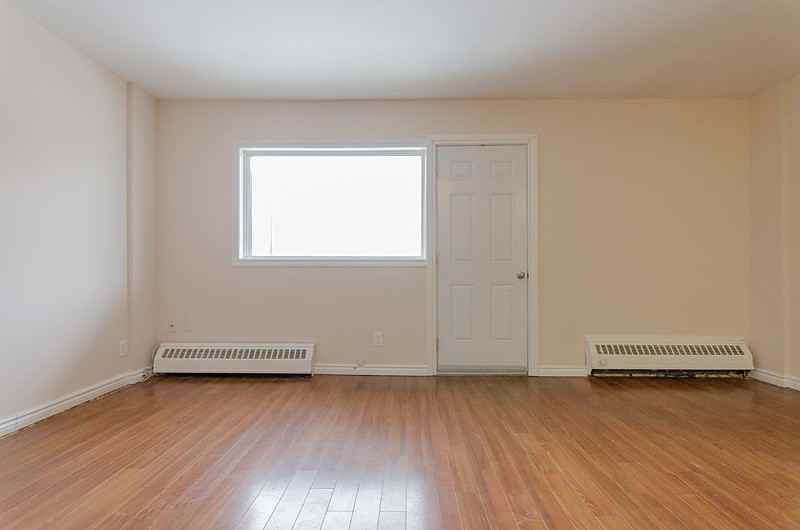 236 Jogues Street - Photo 5 of 10