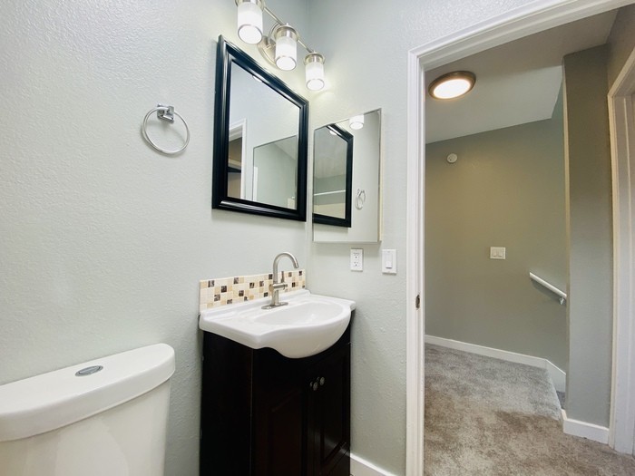335 S Railroad Ave #335 - Photo 7 of 26
