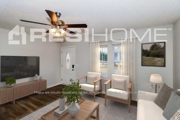 239 Periwinkle St - Photo 4 of 17