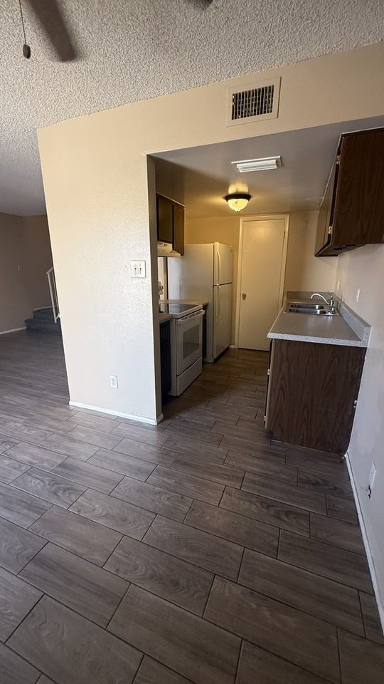 5028 N 41st Ave - Photo 2 of 10