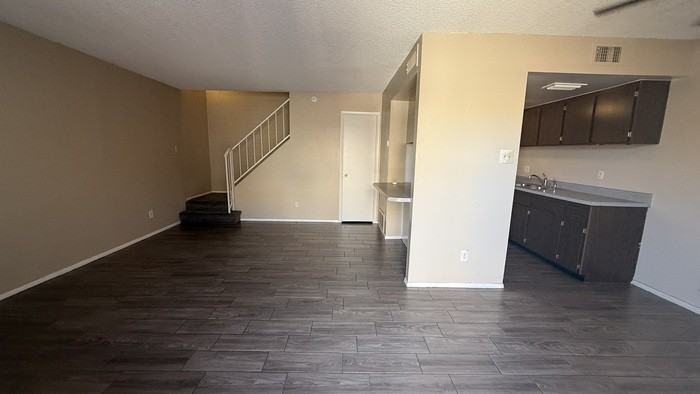 5028 N 41st Ave - Photo 5 of 10