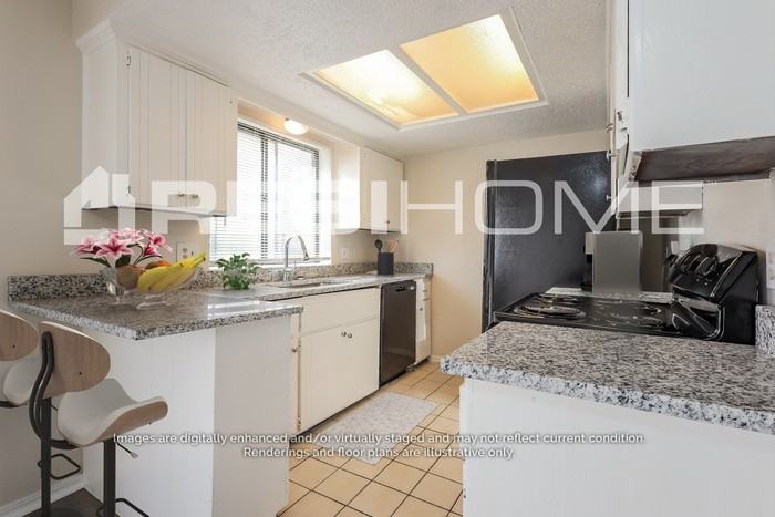 1105 Kelly Park Rd - Photo 3 of 15