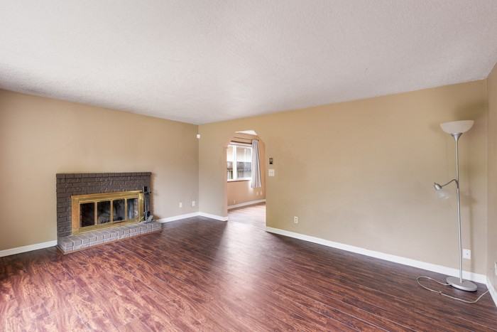 3915 Pine St - Photo 6 of 31