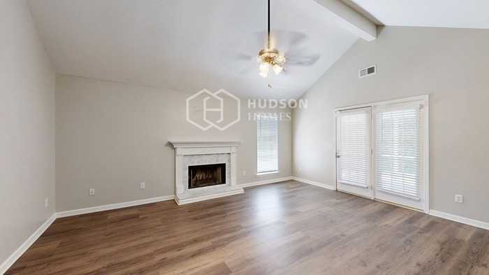 132 Pebble Ln - Photo 5 of 27