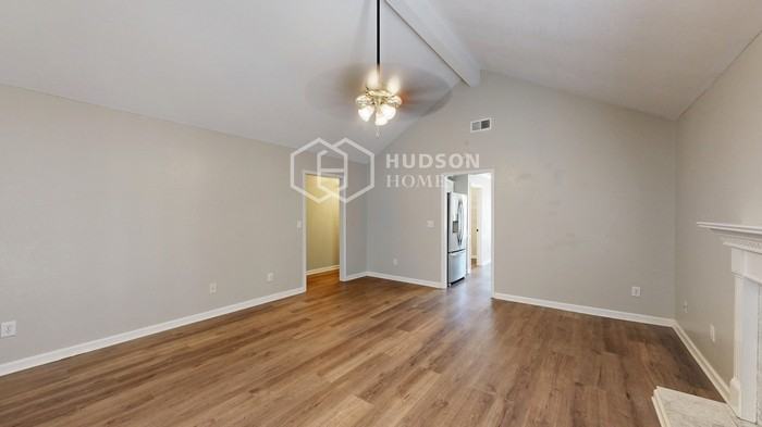 132 Pebble Ln - Photo 6 of 27