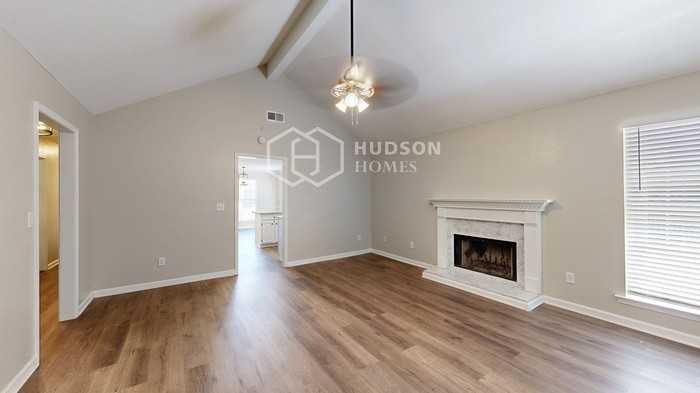 132 Pebble Ln - Photo 7 of 27
