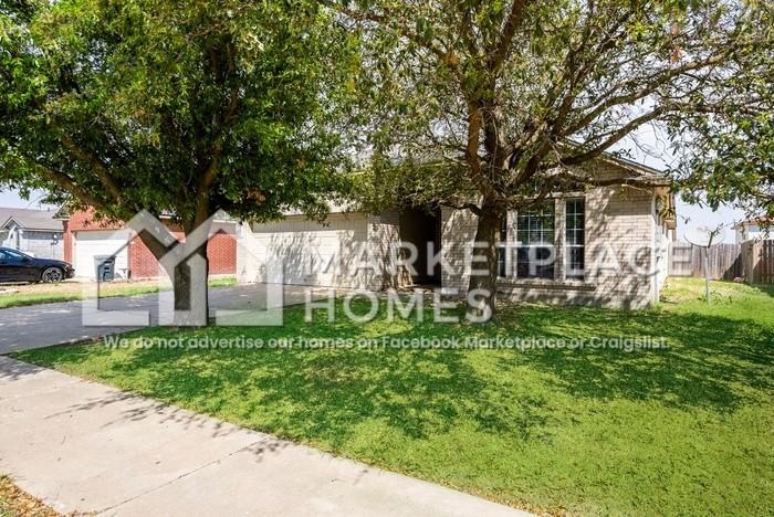 5101 Golden Gate Dr - Photo 3 of 27