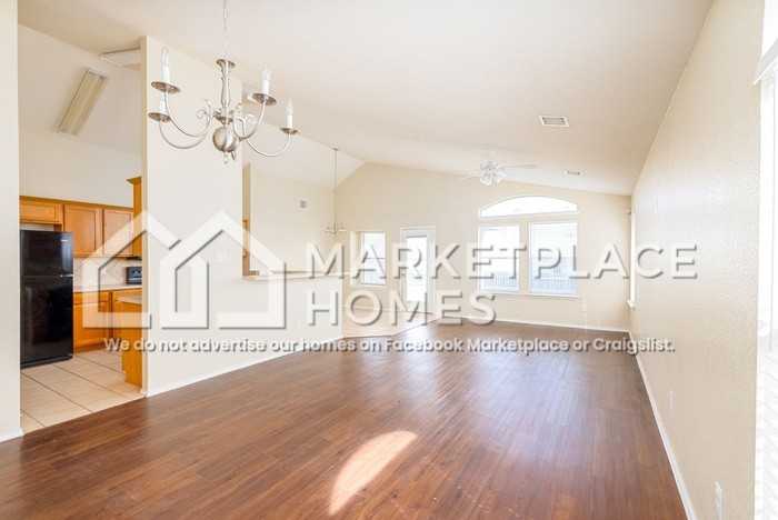 5101 Golden Gate Dr - Photo 7 of 27