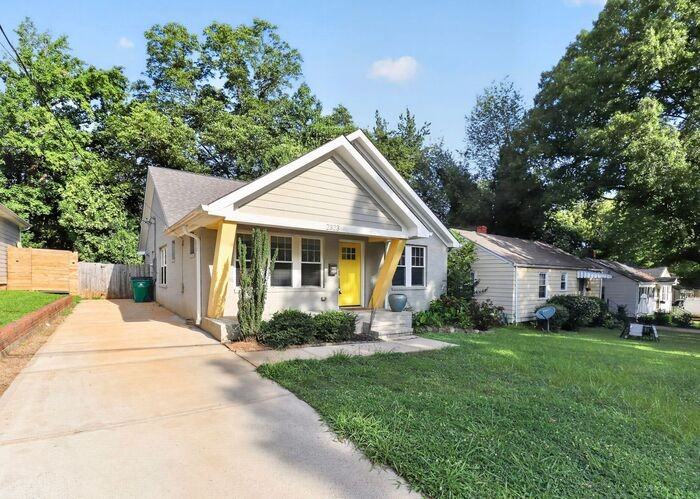 2323 Arden St - Photo 3 of 30