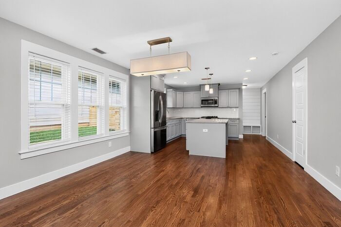 2323 Arden St - Photo 7 of 30