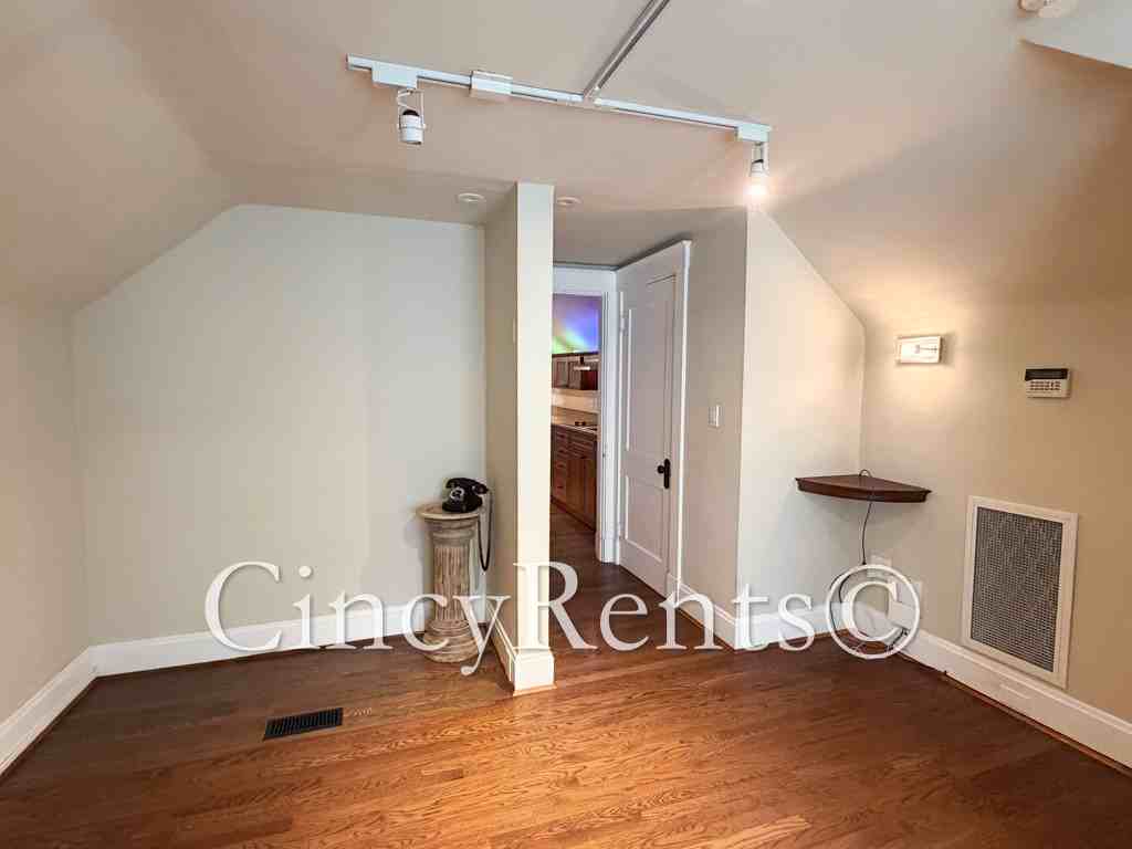 2852 Observatory Ave #3 - Photo 5 of 14