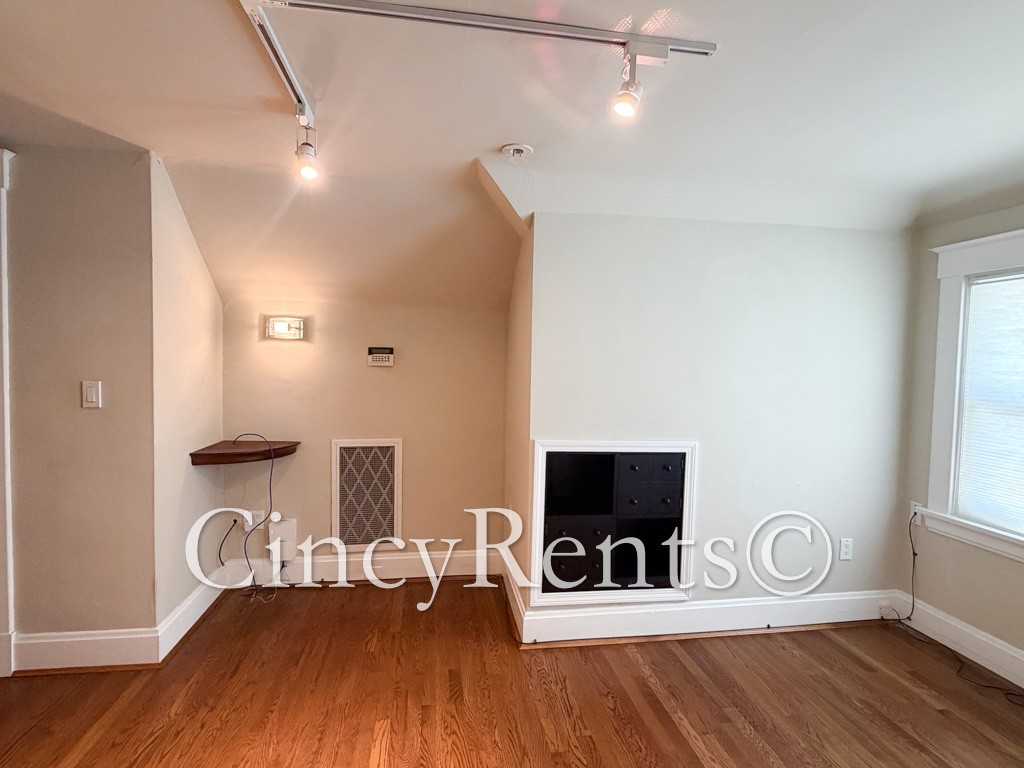 2852 Observatory Ave #3 - Photo 6 of 14