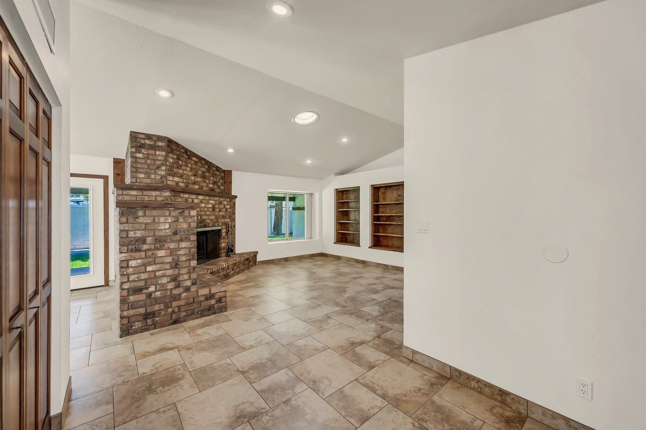 227 W Caroline Ln #NA - Photo 7 of 50