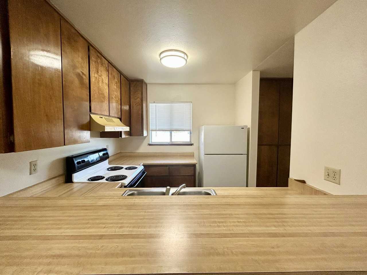 1532 North Ct #F - Photo 7 of 10