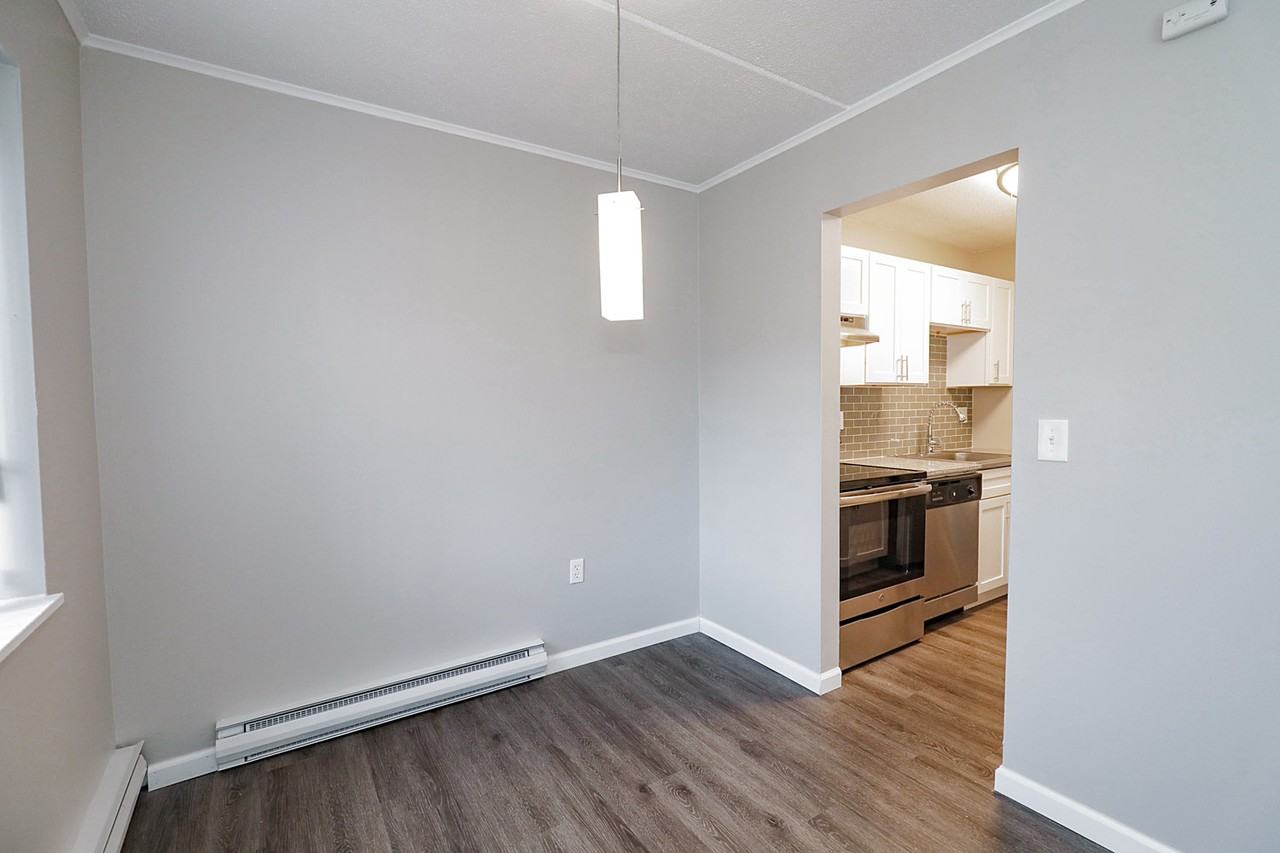 3 Dorchester Dr #308 - Photo 4 of 9