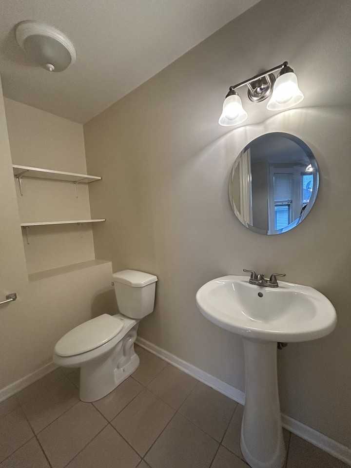 127 W Lincoln Ave #1 - Photo 3 of 11