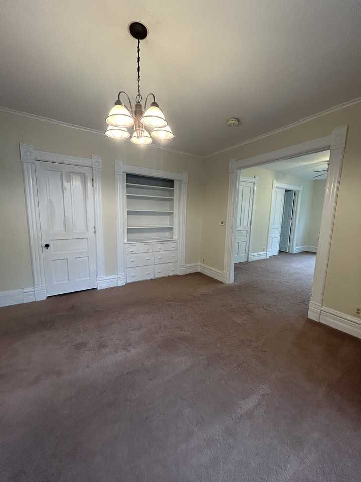 127 W Lincoln Ave #1 - Photo 6 of 11