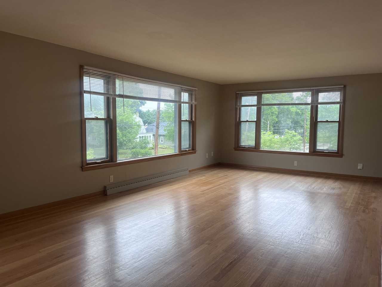 7009 W Lloyd St - Photo 4 of 20