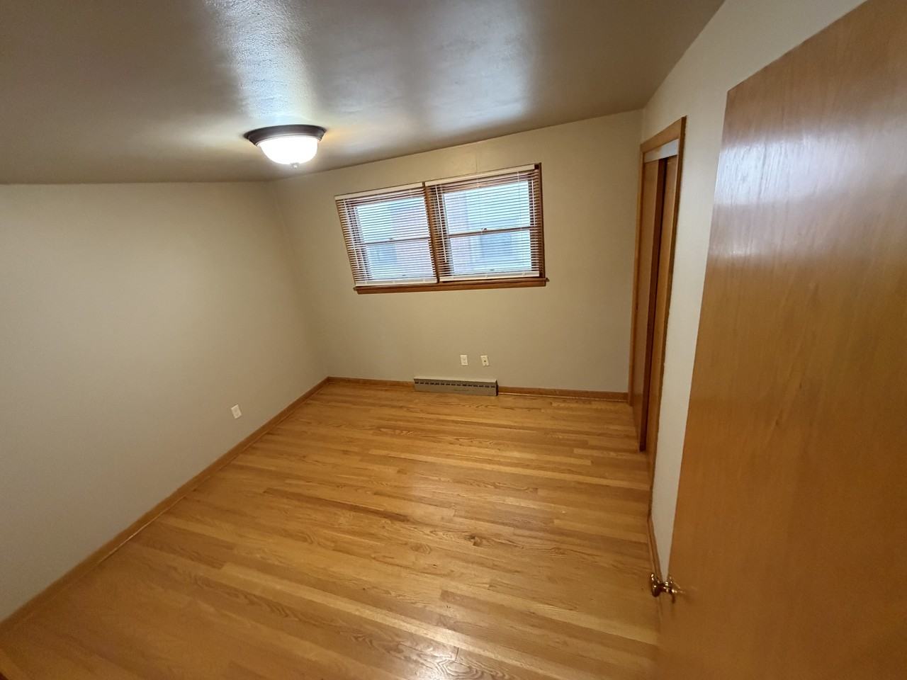 7009 W Lloyd St - Photo 7 of 20