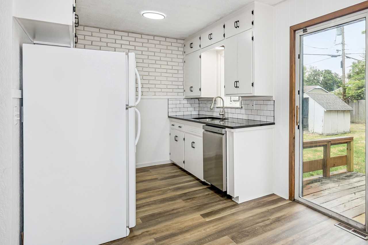 2321 W Lydia St #NA - Photo 4 of 14