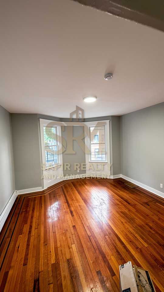 12 Alexander St #1 - Photo 6 of 9