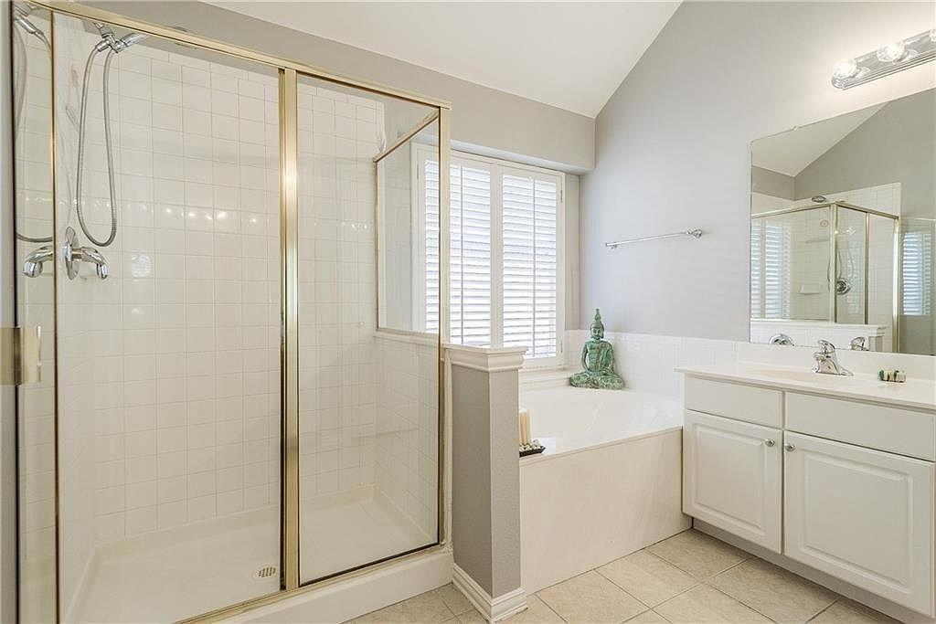 1426 Forest Oaks Ct #NA - Photo 4 of 26