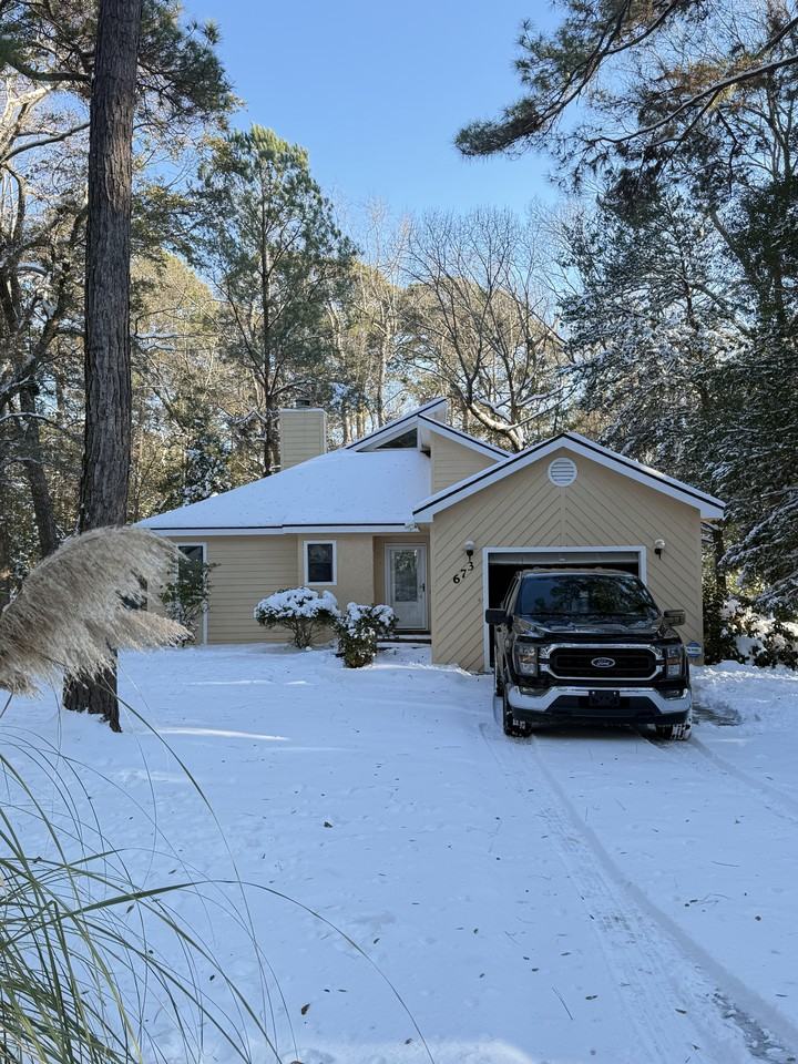 673 Folly Dr Se #NA - Photo 2 of 13