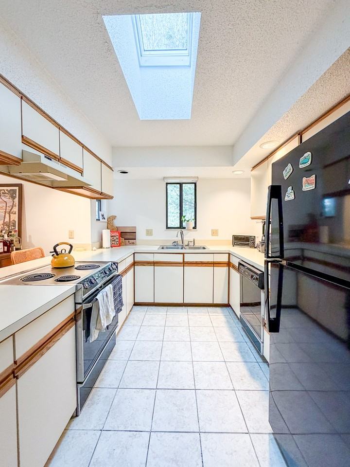673 Folly Dr Se #NA - Photo 6 of 13