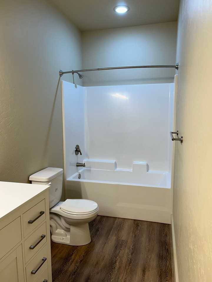 804 N 2nd St #D - Photo 7 of 9