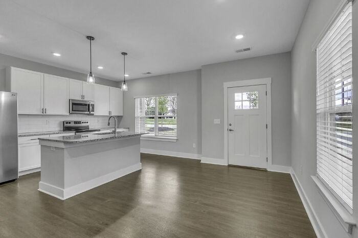 152 Cox St - Photo 5 of 31