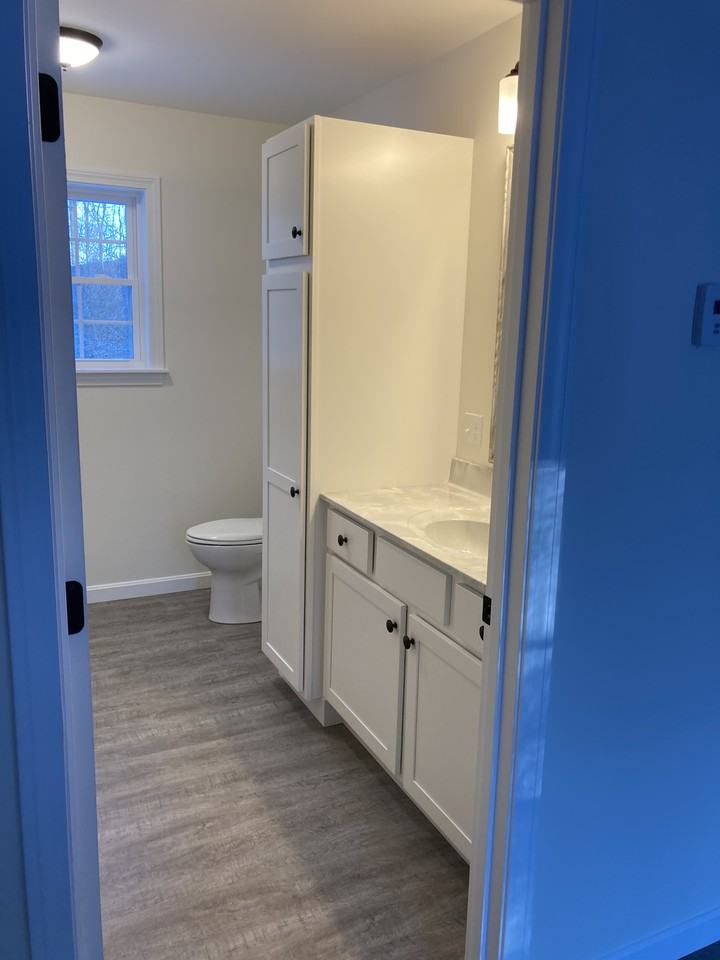 27 Maple St #B - Photo 2 of 8