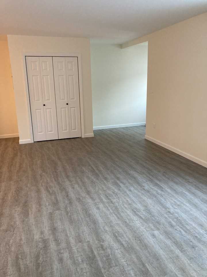 27 Maple St #B - Photo 7 of 8