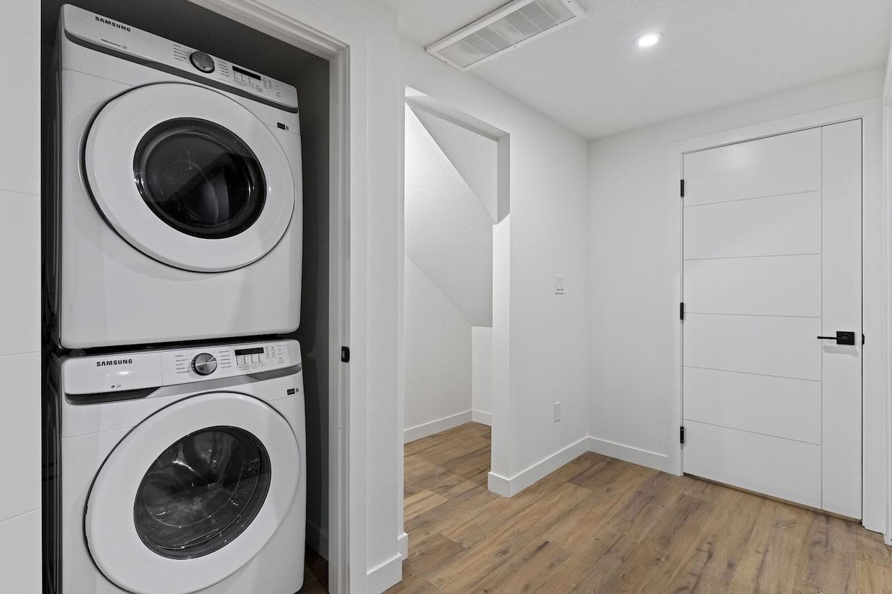 16508 21 Ave Sw - Photo 5 of 12