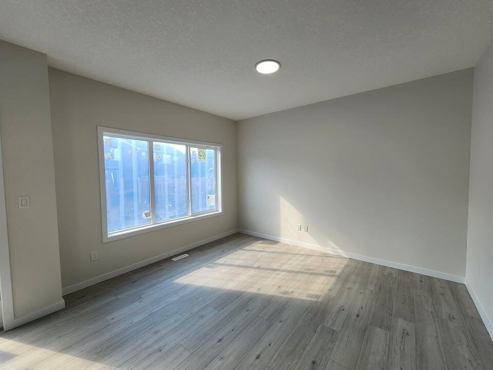518 176 Ave Ne - Photo 3 of 6