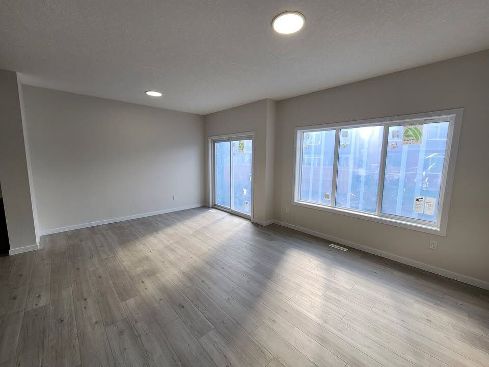 518 176 Ave Ne - Photo 4 of 6