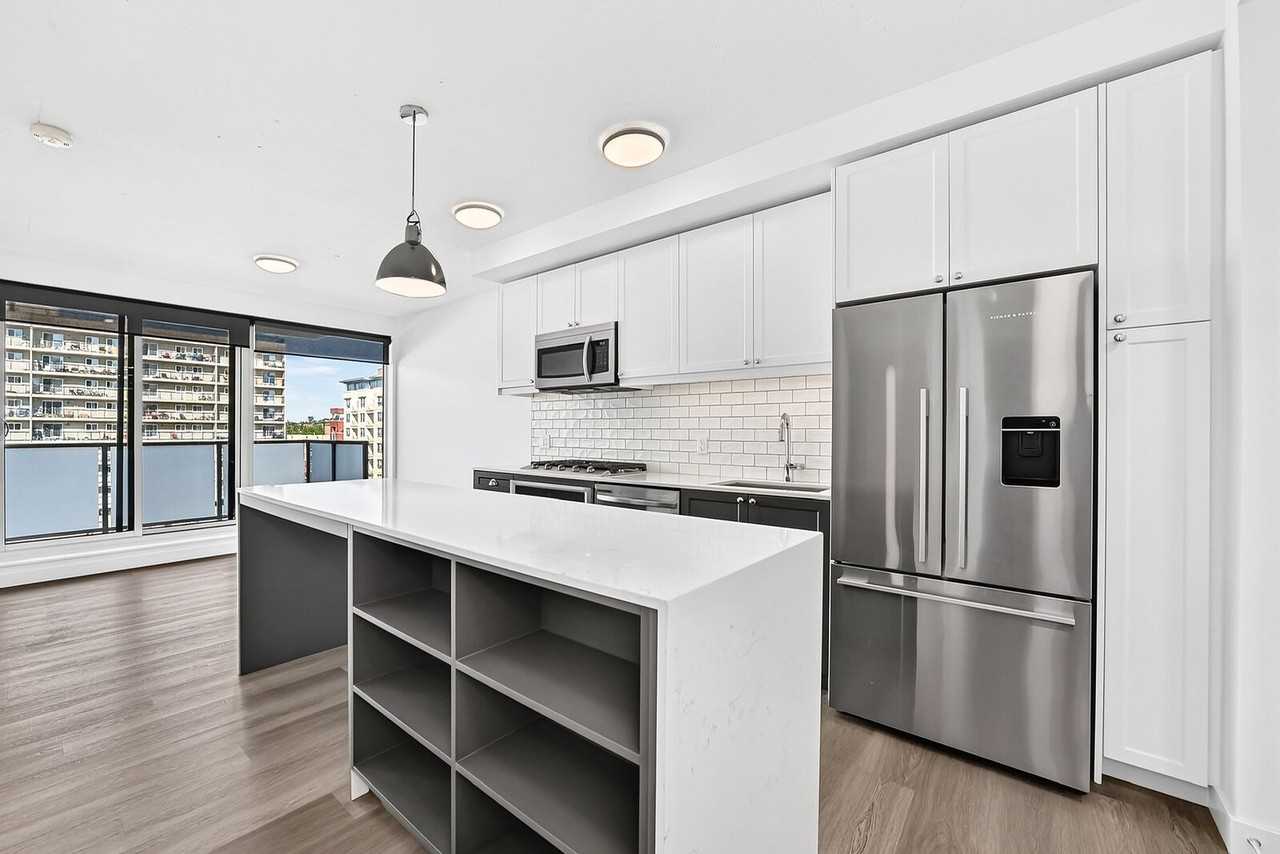 327 9a St Nw - Photo 3 of 23