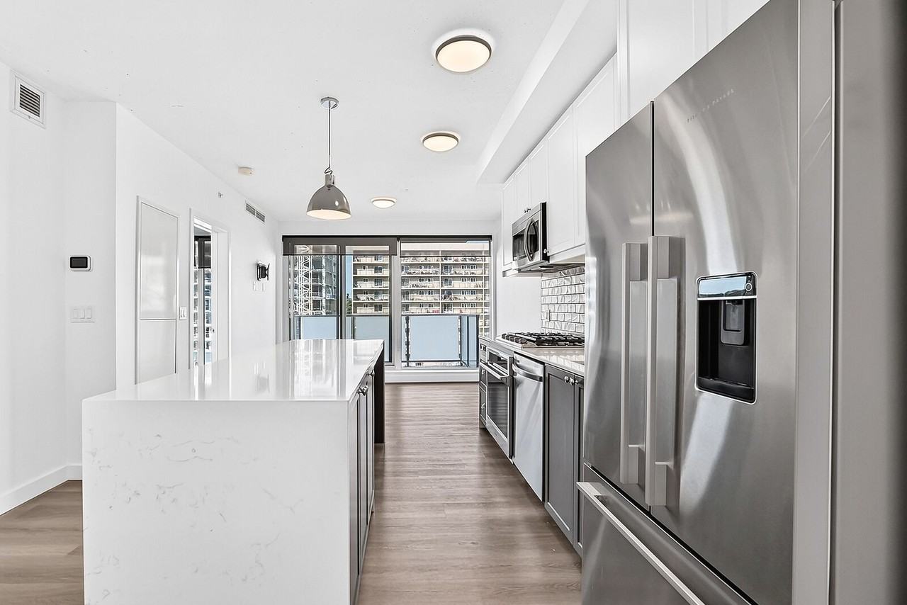 327 9a St Nw - Photo 4 of 23