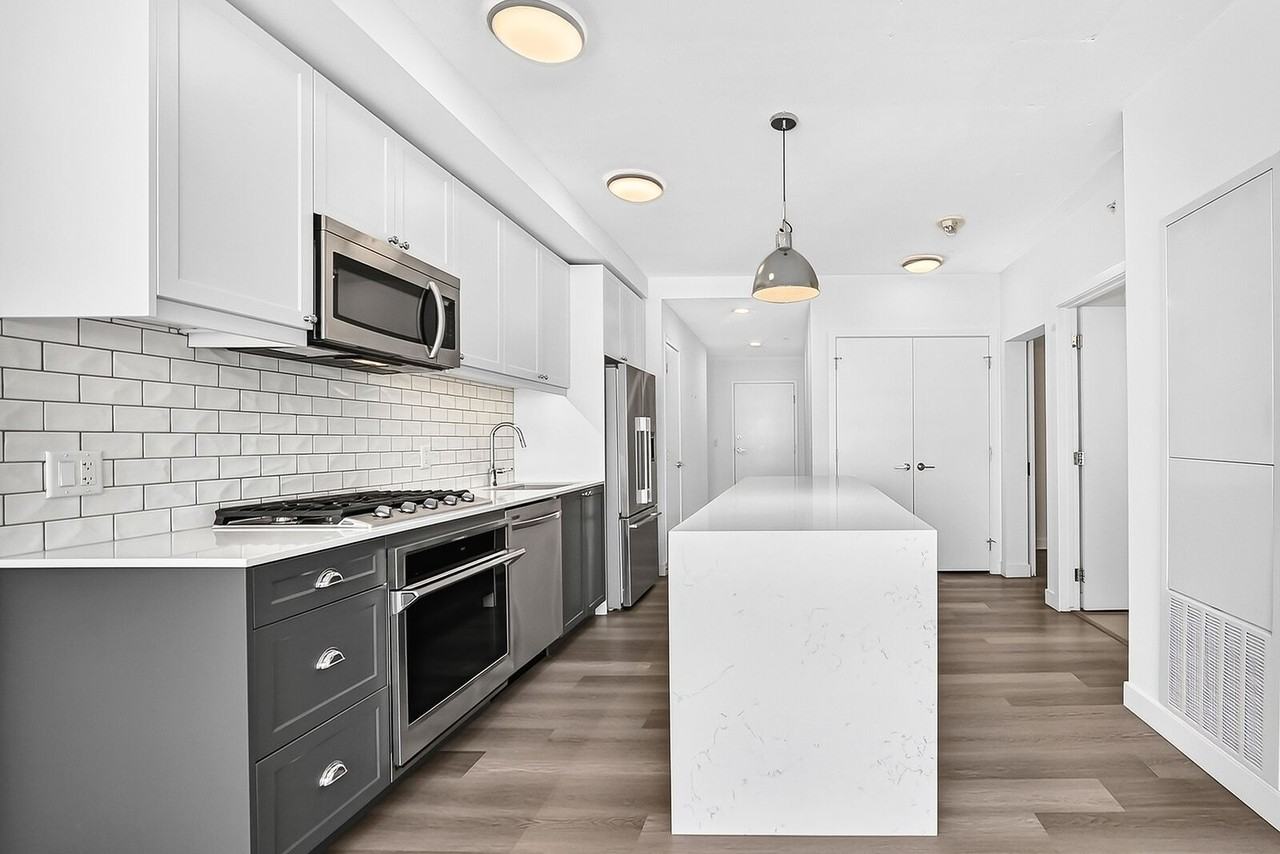 327 9a St Nw - Photo 7 of 23