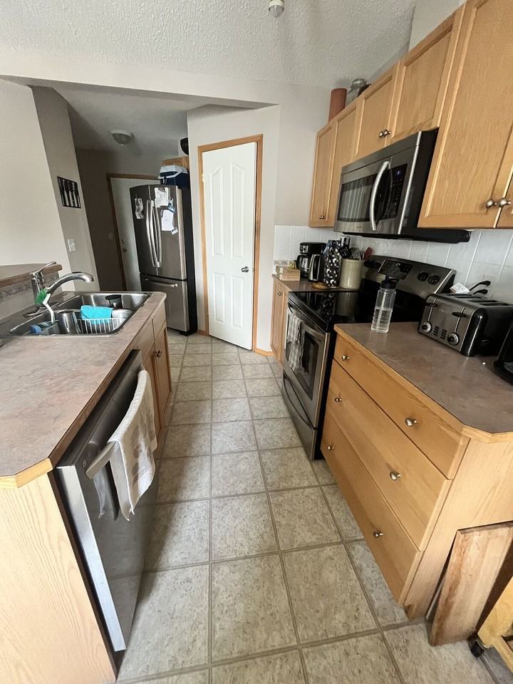 122 - 122 Bow Ridge Crescent - Photo 6 of 29
