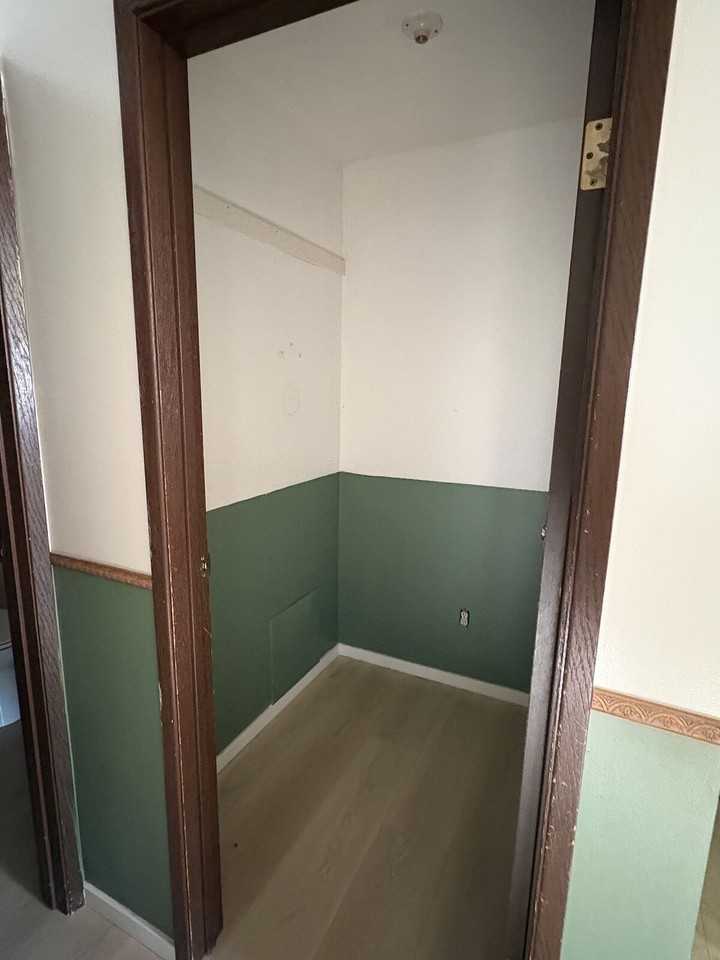 10708 79 Ave Nw - Photo 5 of 6