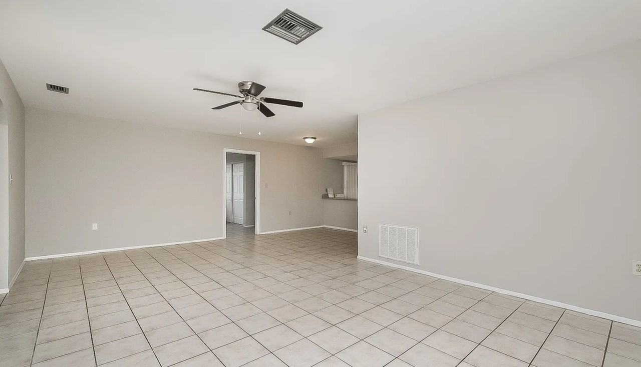 7218 Isle Dr #NA - Photo 2 of 11