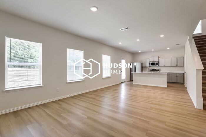 1413 W Steadman St - Photo 2 of 12