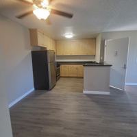 featured image of 652 Moss St