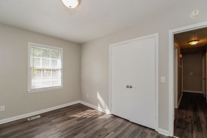 1107 Edenwood Dr - Photo 5 of 10
