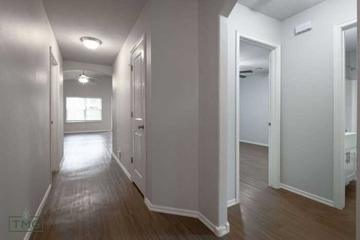 1152 N Main St - Photo 4 of 39